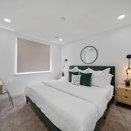 4-Bed Wpb Home Near 95,Airport,Dt & Beaches